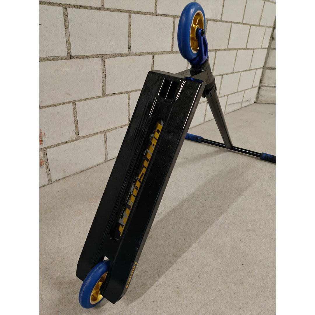 Custom Scooter «Lucky Prospect Black & Gold»